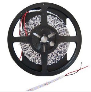 Banda LED alb rece 12V 24W cu 300 LED-uri pe o lungime de 5 metri